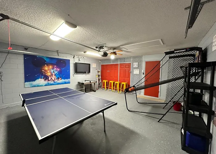 Beautiful Waterfront Home With Heated Pool And Game Room