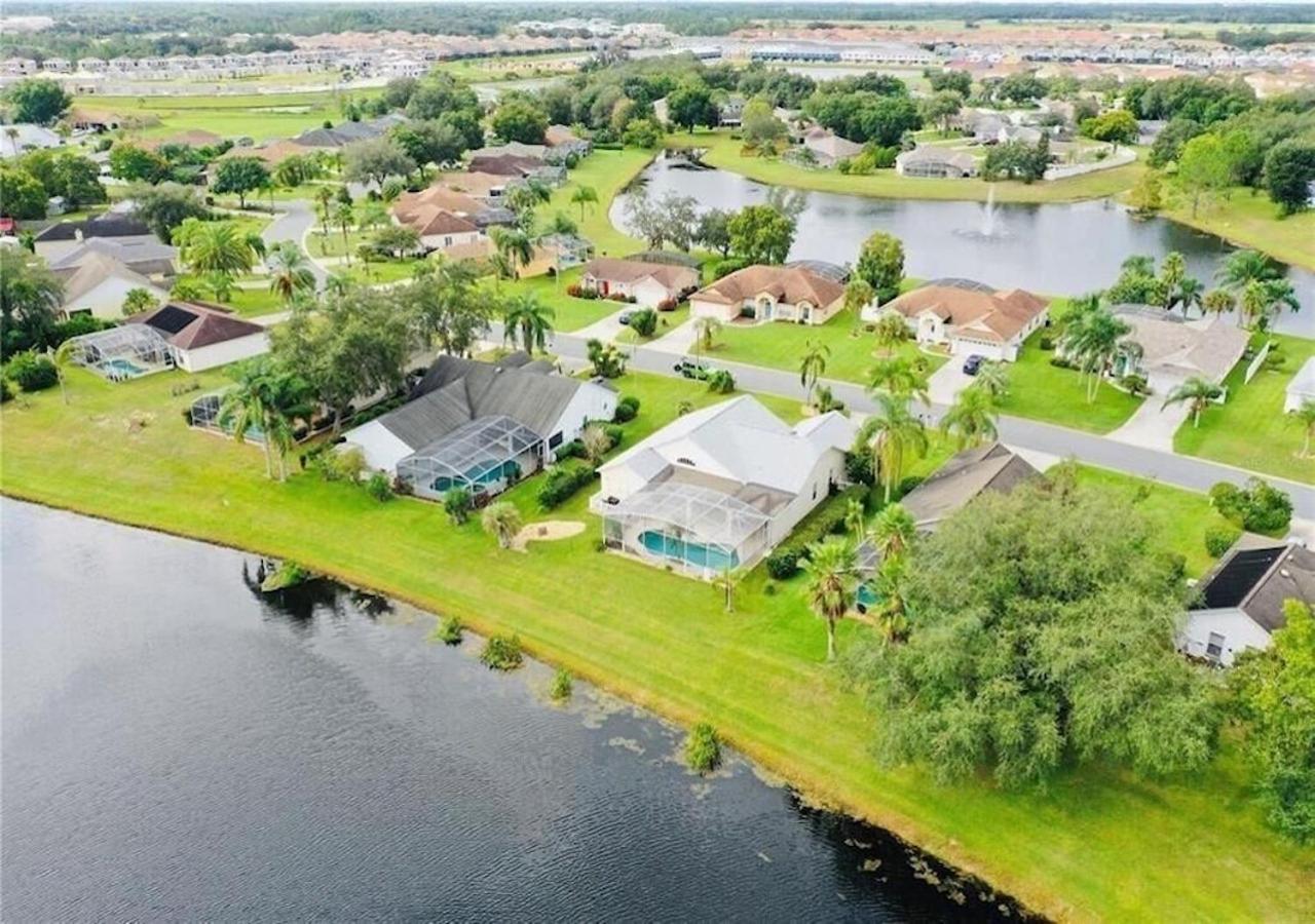 Holiday home Beautiful Waterfront With Heated Pool And Game Davenport