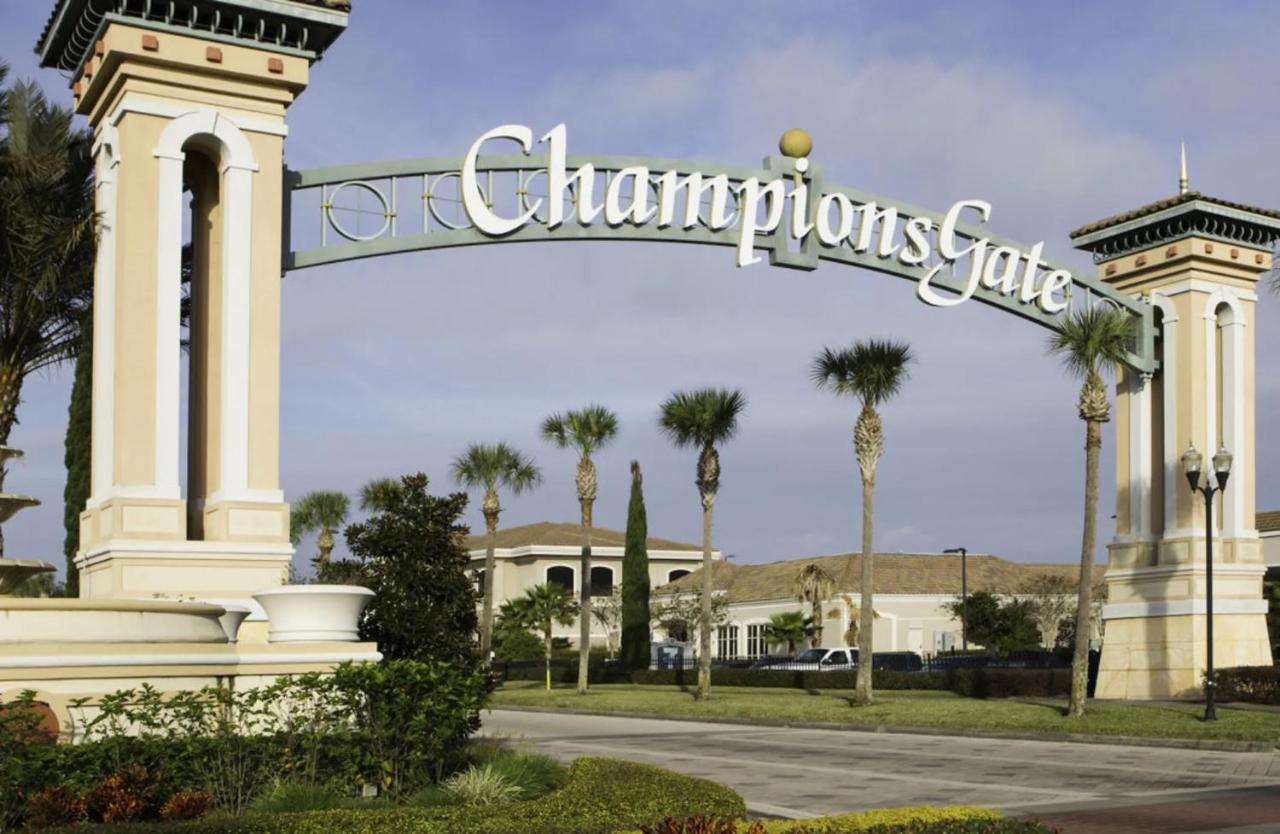 Beautiful Waterfront With Heated Pool And Game Davenport