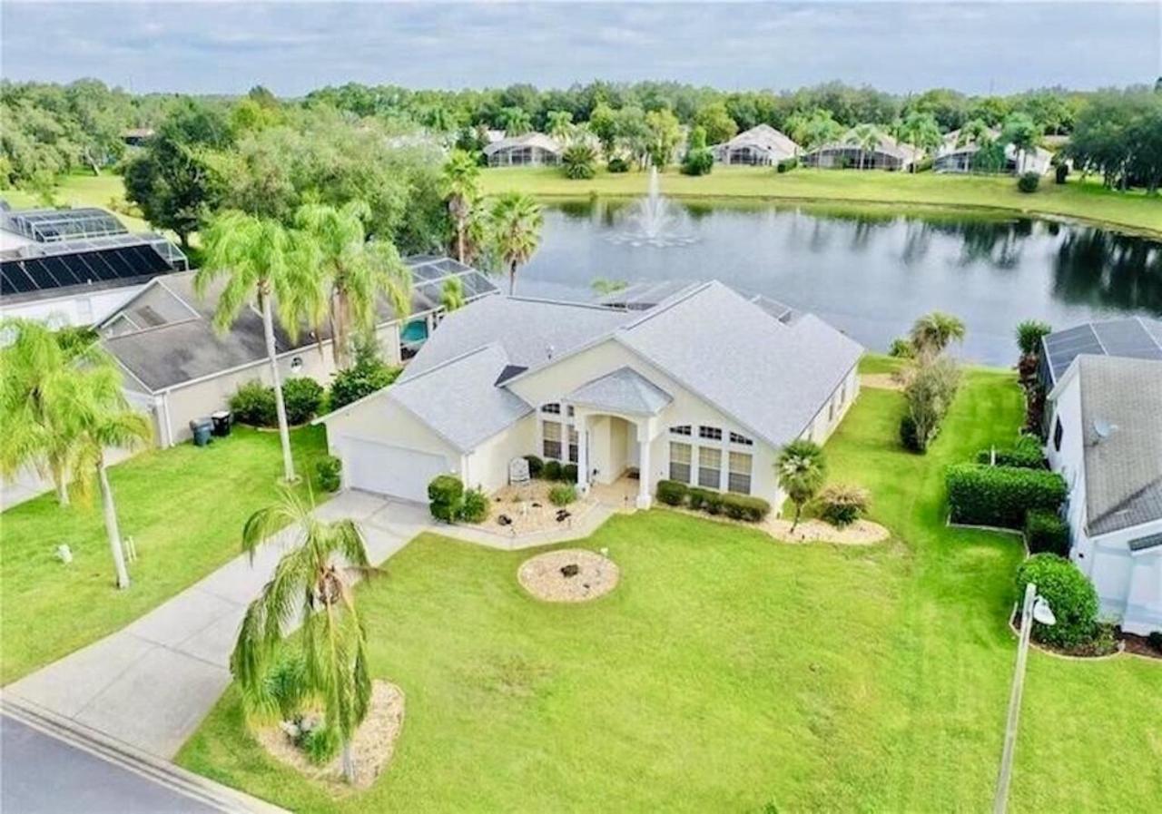 Beautiful Waterfront With Heated Pool And Game Holiday home Davenport