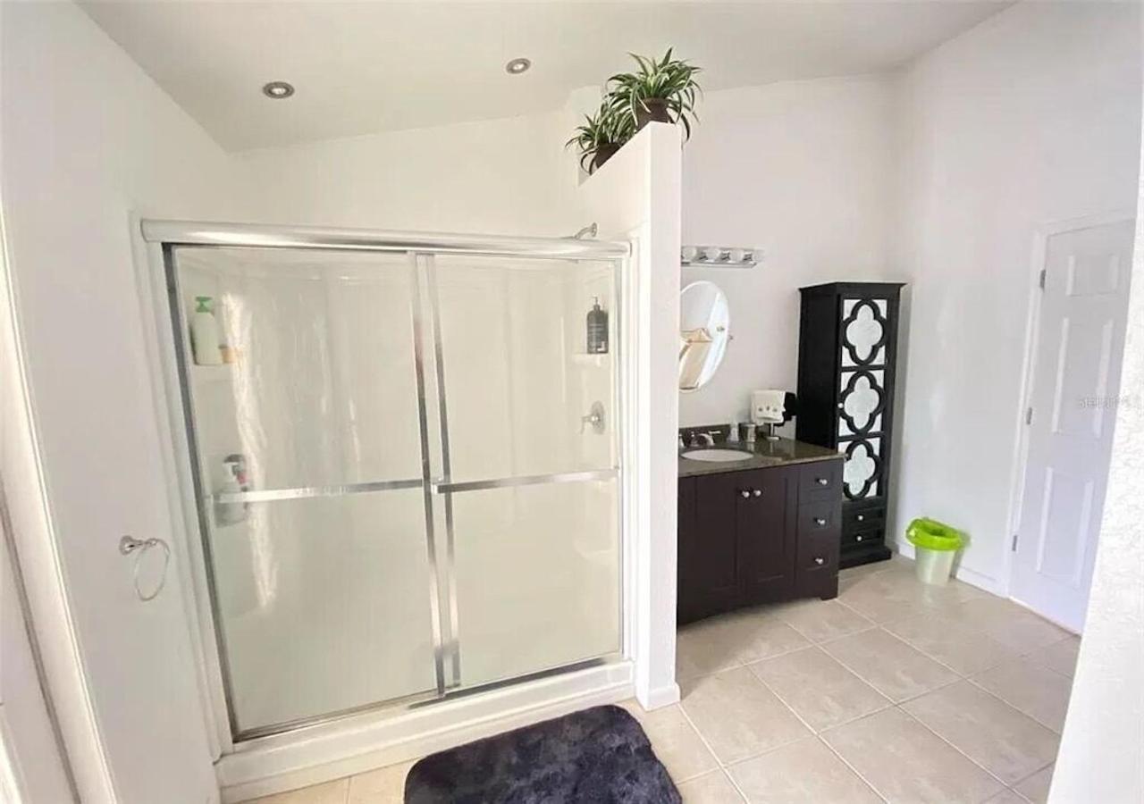 Holiday home Beautiful Waterfront With Heated Pool And Game Davenport
